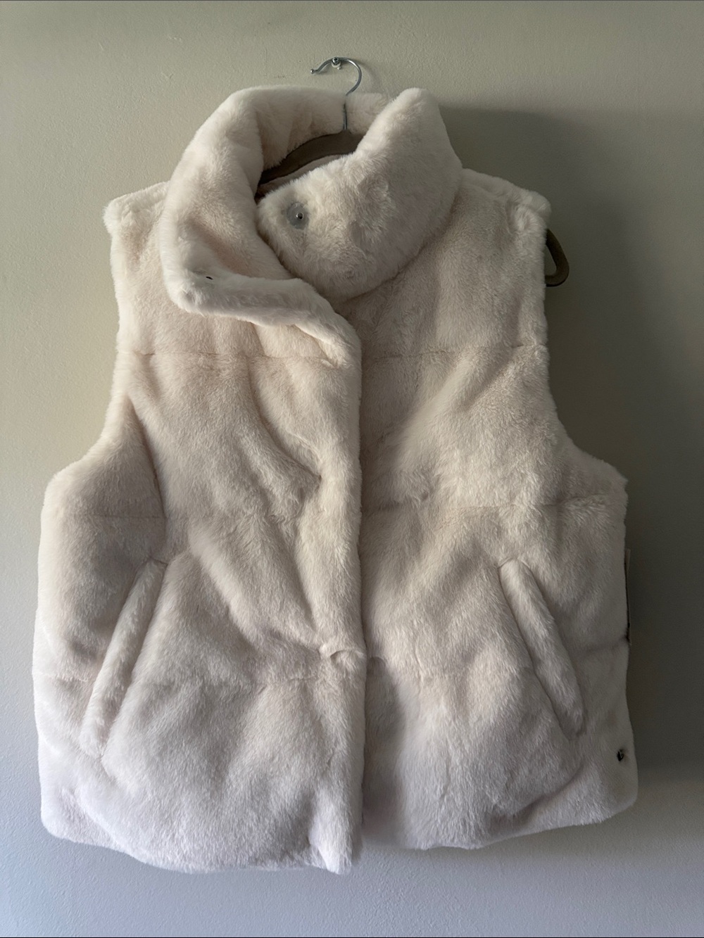 Champion Faux Fur Puffer Vest in Light Cream